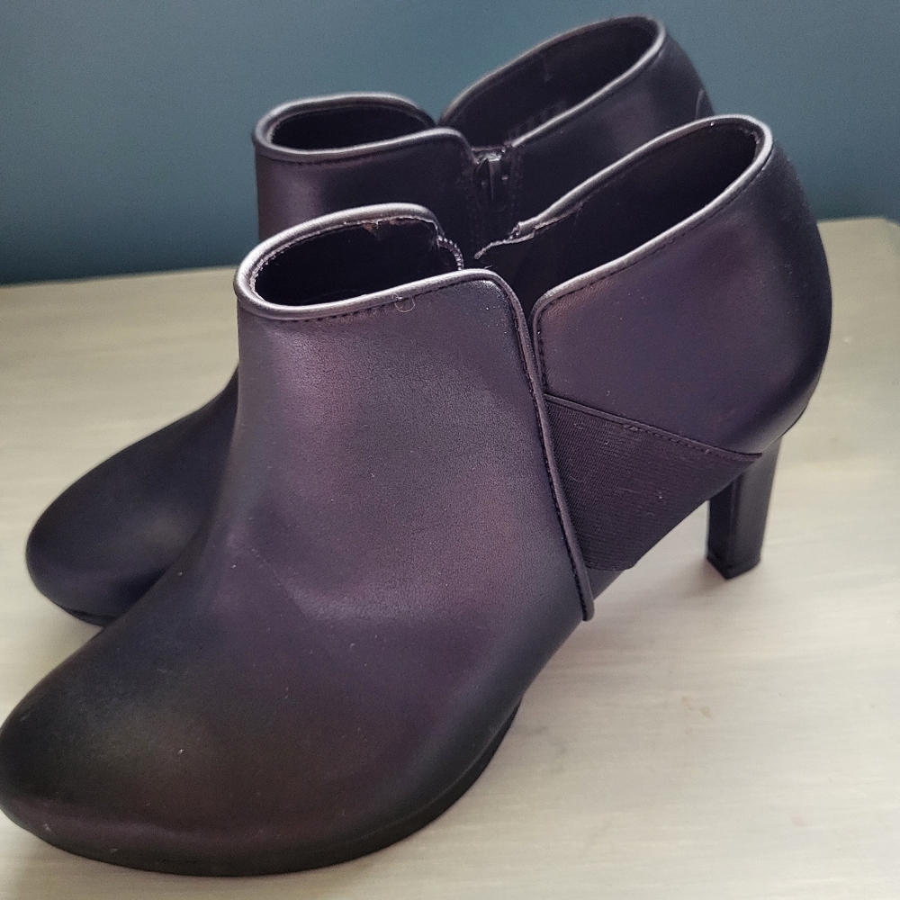 Clarkes Ankle Boots Size 9.5 NWOT